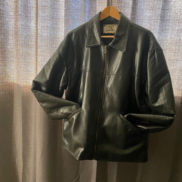 Italian made, high quality Black X-L Leather Bomber style jacket - Picture 6 of 6